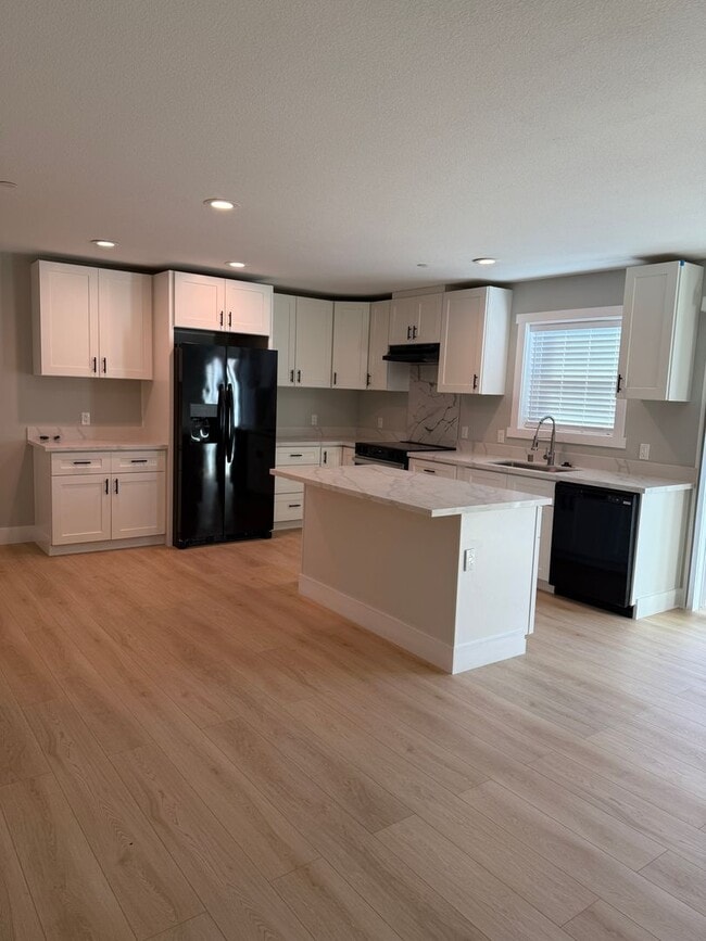 Photo - 644 Green St Unit A