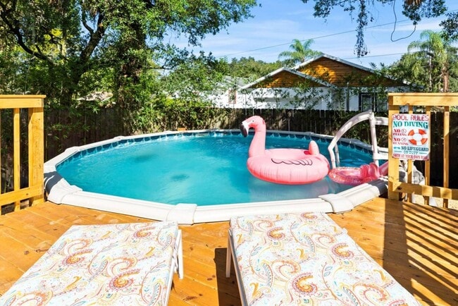 Building Photo - Completely furnished ready to live in just... Rental
