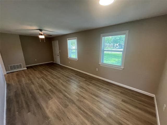 Photo - 936 Pindar Ave