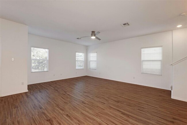 Photo - 424 Red Buckeye Loop