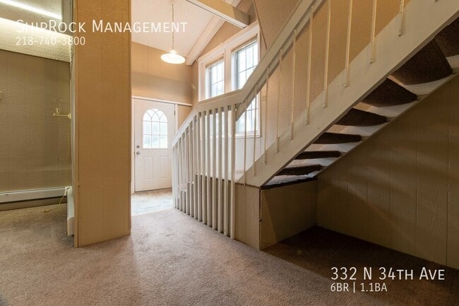 Photo - 332 N 34th Ave E