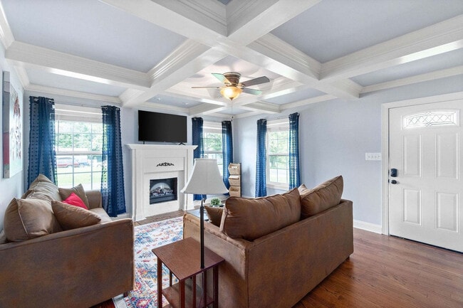 Photo - 206 E St Unidad ID1367386P