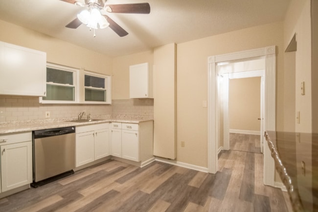 Photo - 37914 2nd St