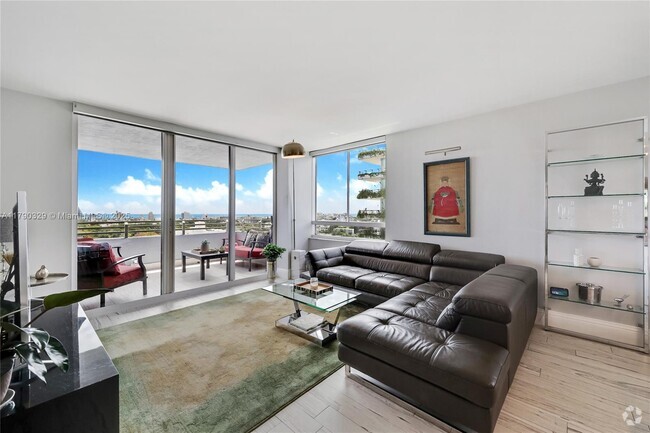Building Photo - 1330 West Ave Unit 1414 Rental