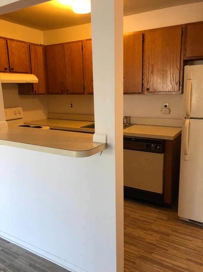 Building Photo - 20 Delar Pky Unit 20-506