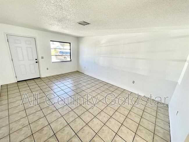 Photo - 1719 Florence Ave Unidad 3 Rental