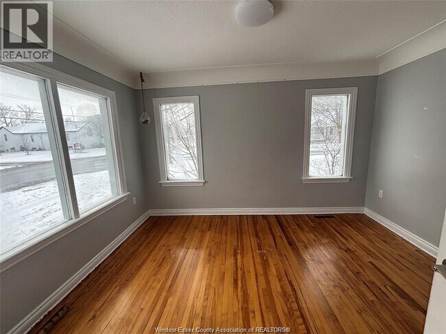 Photo - 3398 Byng Rd