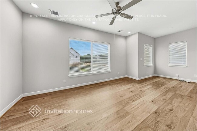 Photo - 10507 Executive Lake Dr
