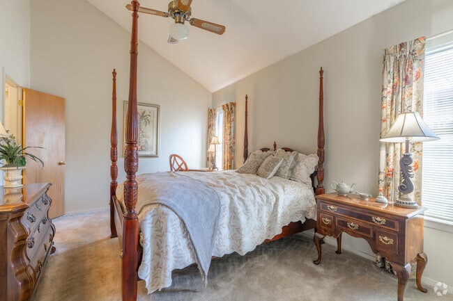 3BR, 2BA Townhouse- 1400SF