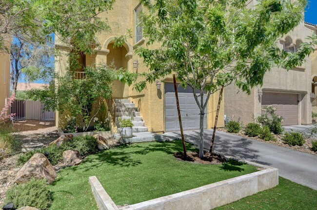 Photo - Stylish Tri-Level Home/Tandem Garage in Henderson