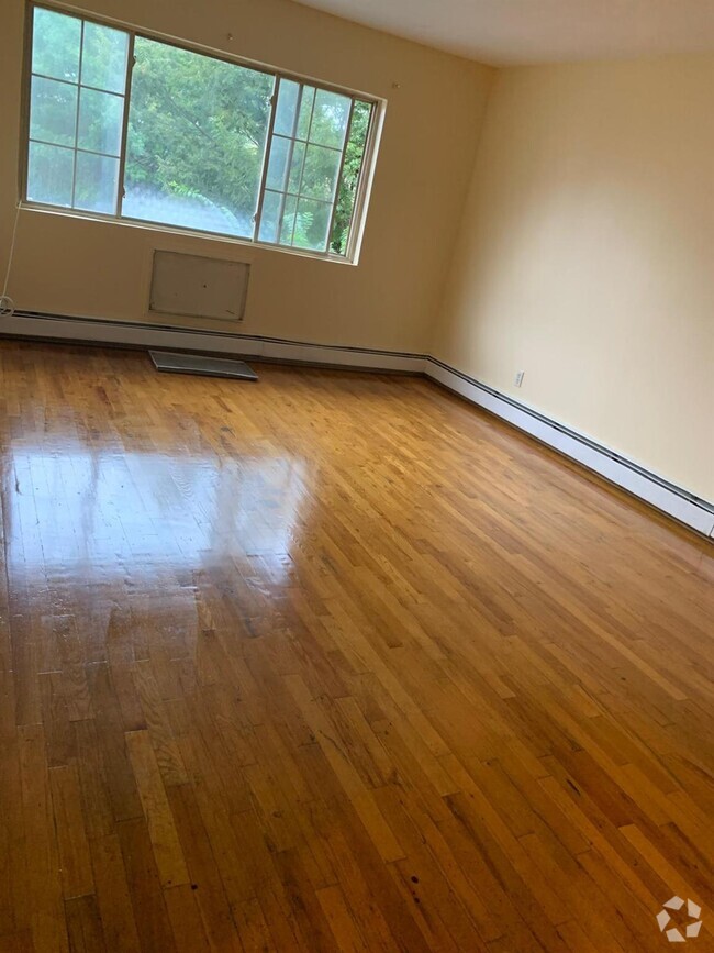 Building Photo - 361 Herzl St Rental