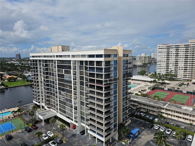 Building Photo - 2017 S Ocean Dr Unit 408