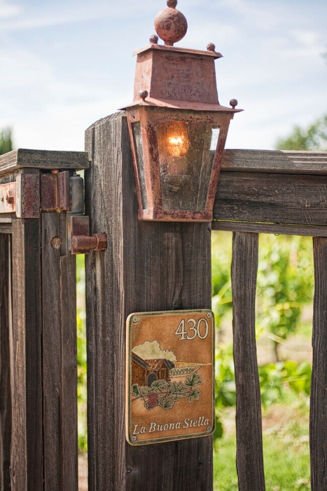 Photo - 430 Pratt Ave