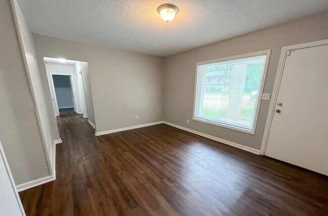 Photo - 1502 Rolling Hills Dr