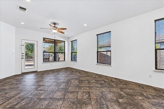 1020 Clove Hitch Dr