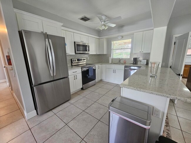 Photo - 1621 Seaway Dr