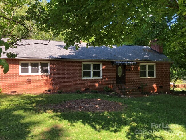 Building Photo - 2043 Dale Ave Rental