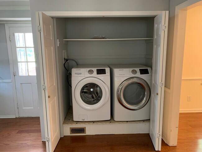 Photo - 207 McLeod Dr