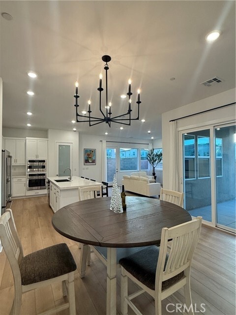 Building Photo - 422 Clipper