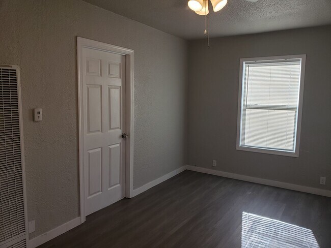 Photo - One Bedroom Cottage off of Eureka Way - Recently Remodeled Unidad 1033 West Street