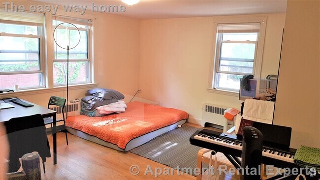Building Photo - 48 Kirkland St Unit #5 Rental