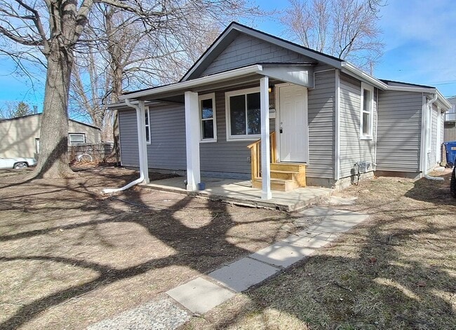 Building Photo - Charming 3-Bedroom Home in Pontiac!