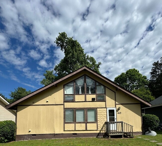 Building Photo - 3-bedroom 1.5 Bath Home ***RENT SPECIAL: *...