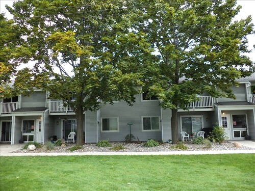 Photo - Huron Beach Apartments