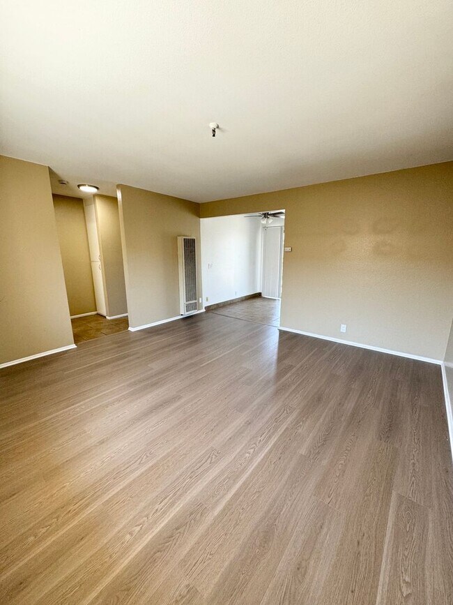 Photo - Yukon (Regent)