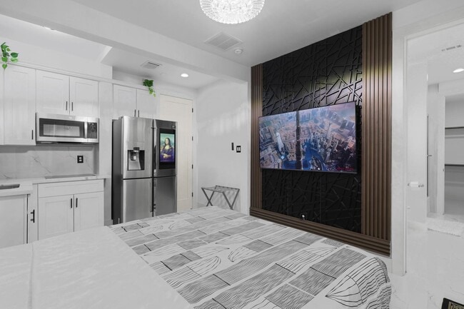 Photo - 6415 Bowling Green St