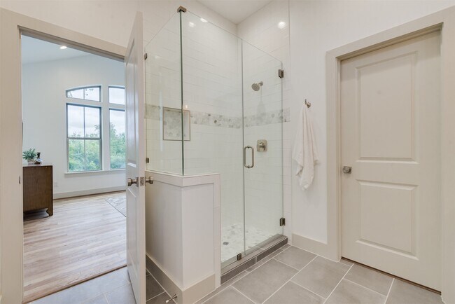 Building Photo - 1414 Wichman St