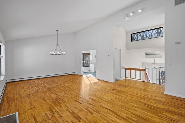 Photo - 4-bedroom 2.5-bath home in Cortlandt Manor