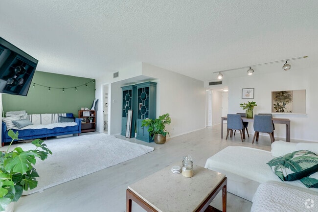 Building Photo - 299 NW 52nd Terrace Unit 217 Rental