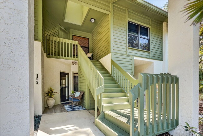 Building Photo - 5230 SE Seascape Way Unit 201