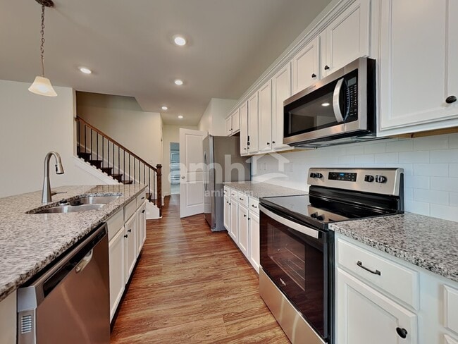 155 Twin River Dr