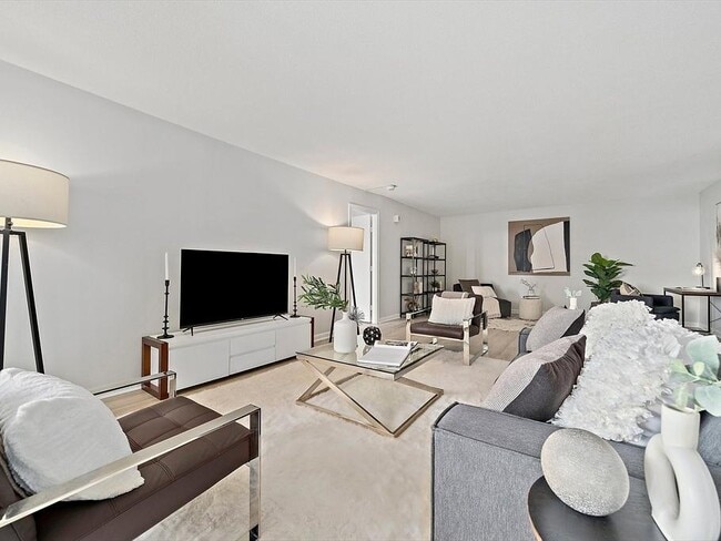 Photo - 280 Boylston St
