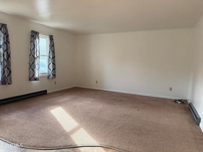 Photo - 6659 NY-32 Unidad A