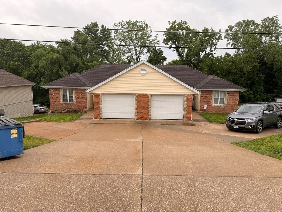 Photo - 2509 Southridge Dr