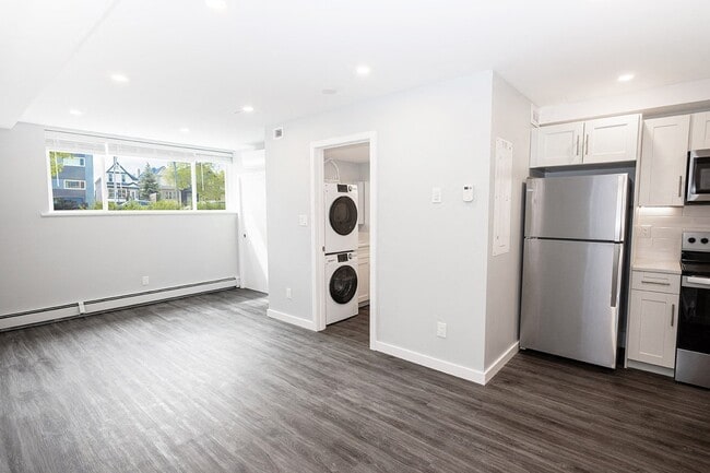 Living Room - 585 Corydon Apartment