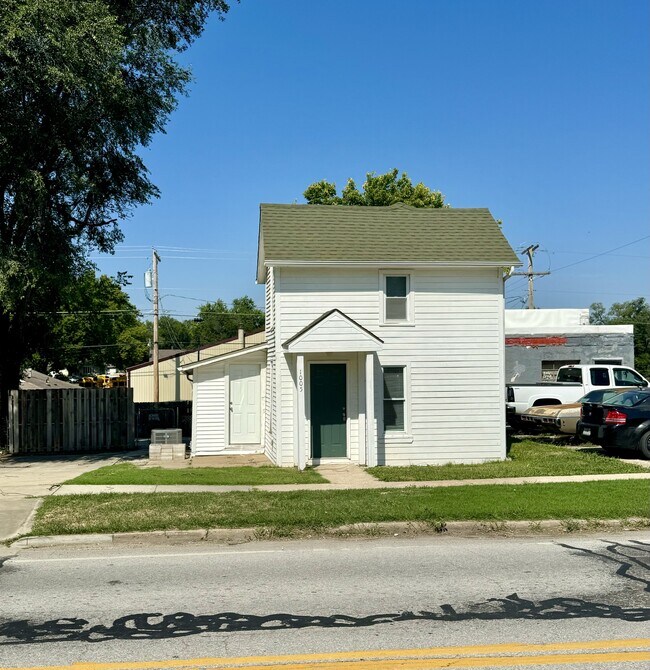Photo - 1005 Church St House