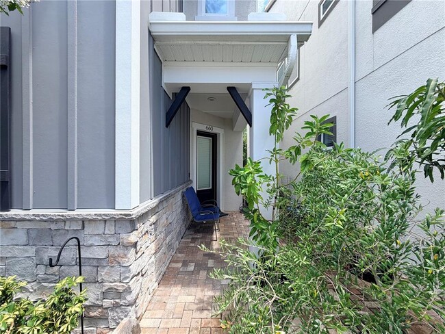 Photo - 660 Rosewood Way