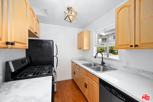 Photo - 9016 1/2 Harratt St Apartment