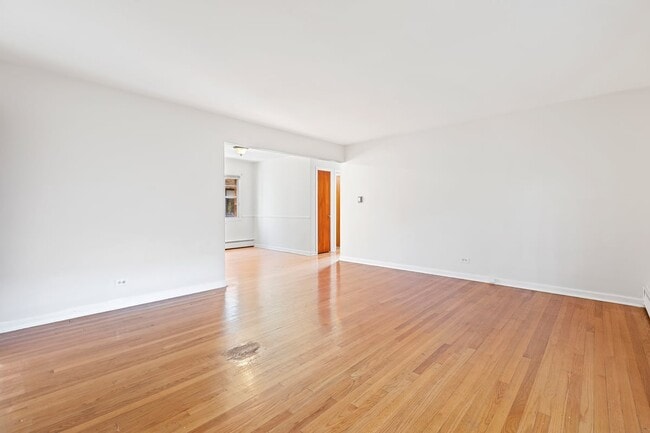 Photo - 1539 Monroe Ave Unit 2