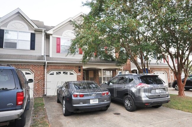 Building Photo - 713 S Lake Cir