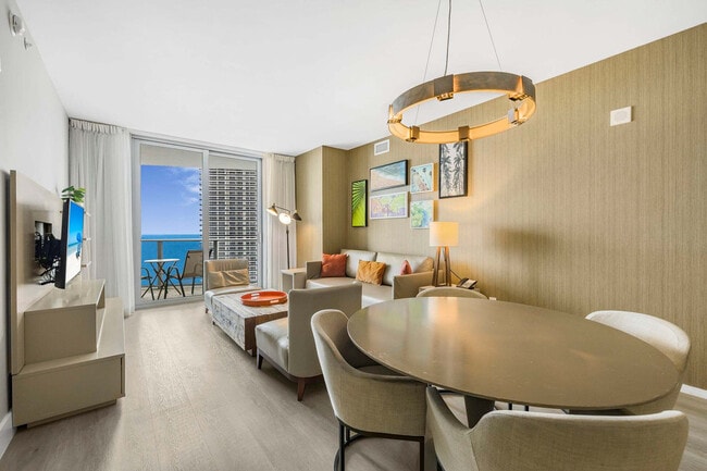 Building Photo - 4111 S Ocean Dr Rental