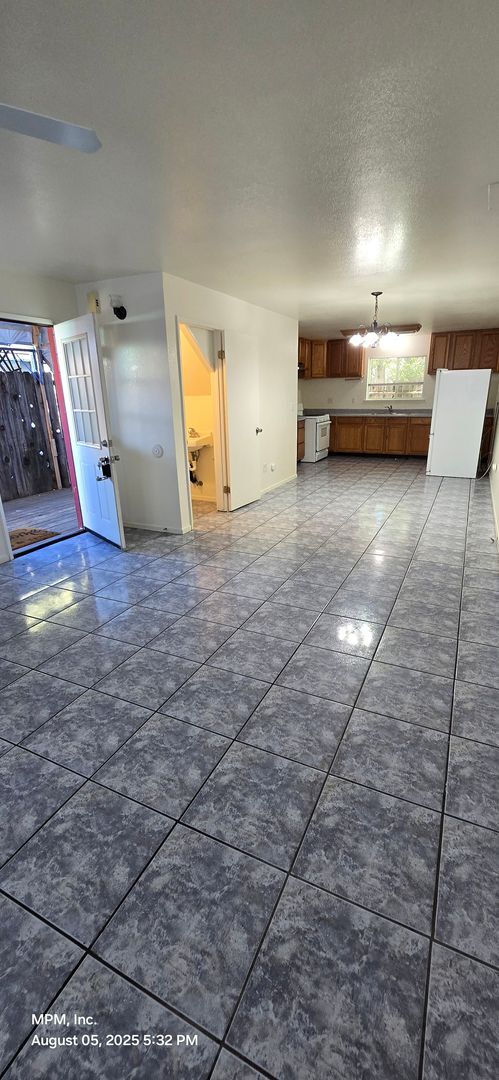 Building Photo - Cute 2 bedroom Rental