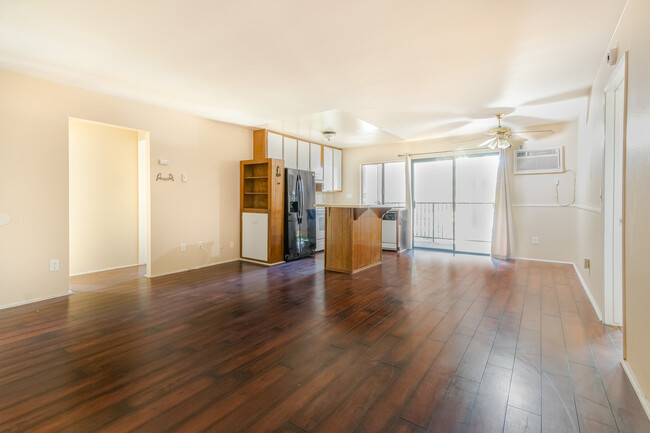 Photo - 7855 Cowles Mountain Ct Condominio Unidad A18