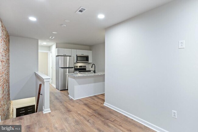 Photo - 836 N 42nd St