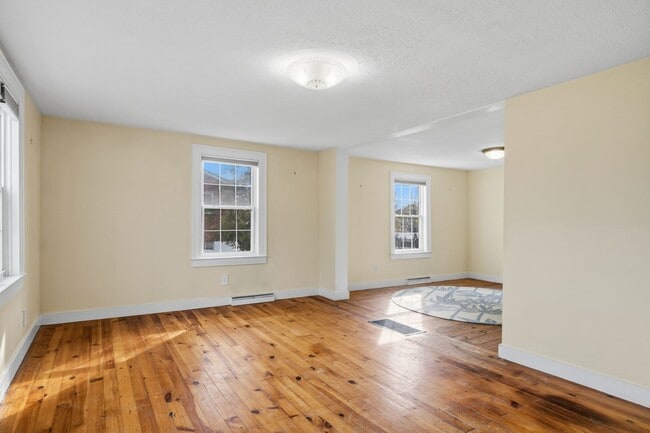 Photo - MOVE IN WITH A SECURITY DEPOSIT ALTERNATIVE FROM OBLIGO (for qualified applicants).