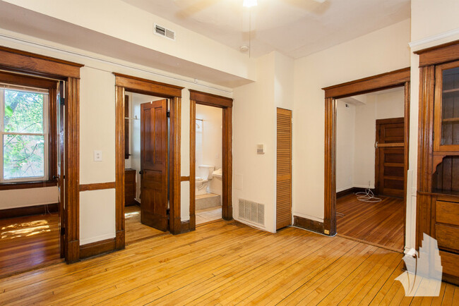 Photo - 1407 W Belden Ave Apartment